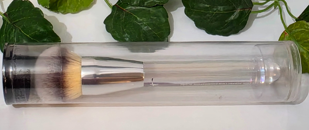 It Cosmetics Complexion Perfection Foundation Globe Brush (7") Authentic - NIB